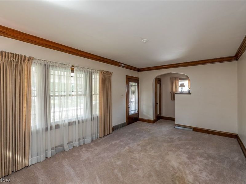 8028 Dresden Avenue, Parma, OH 44129 Photo 5