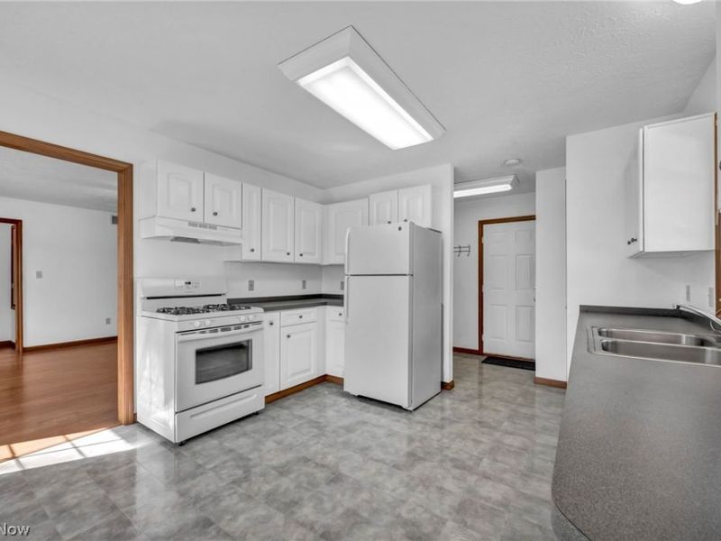 441 Pemberton Drive, Elyria, OH 44035 Photo 10