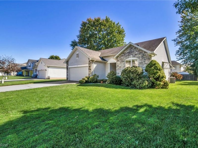 441 Pemberton Drive, Elyria, OH 44035 Photo 2