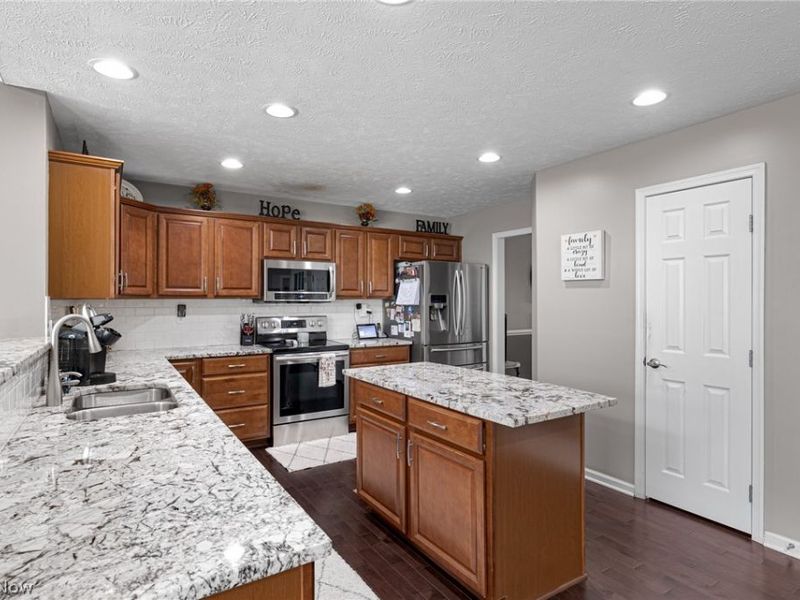 3228 Burnham Drive, Brunswick, OH 44212 Photo 8