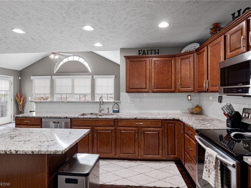 3228 Burnham Drive, Brunswick, OH 44212 Photo 9