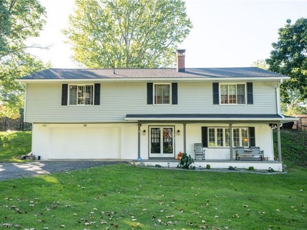 110 Berkshire Road , Elyria, OH 44035