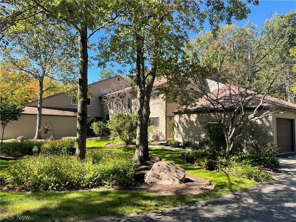 16575 Wren Road , Unit 3 H, Chagrin Falls, OH 44023