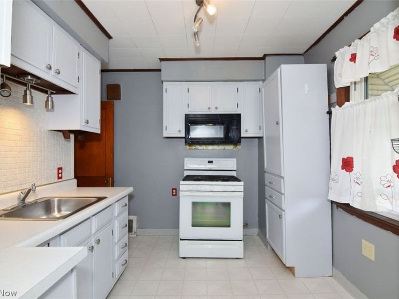 4409 Alpha Avenue, Newburgh Heights, OH 44105 Photo 18