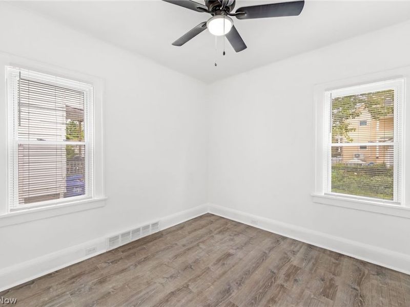 2126 Chesterland Avenue, Lakewood, OH 44107 Photo 12