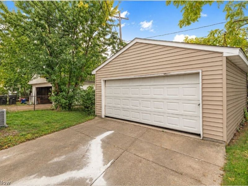 2126 Chesterland Avenue, Lakewood, OH 44107 Photo 31