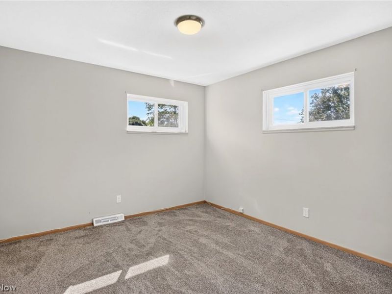 938 E 216th Street, Euclid, OH 44119 Photo 11