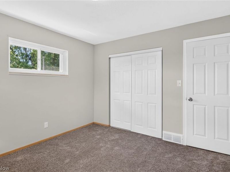 938 E 216th Street, Euclid, OH 44119 Photo 13