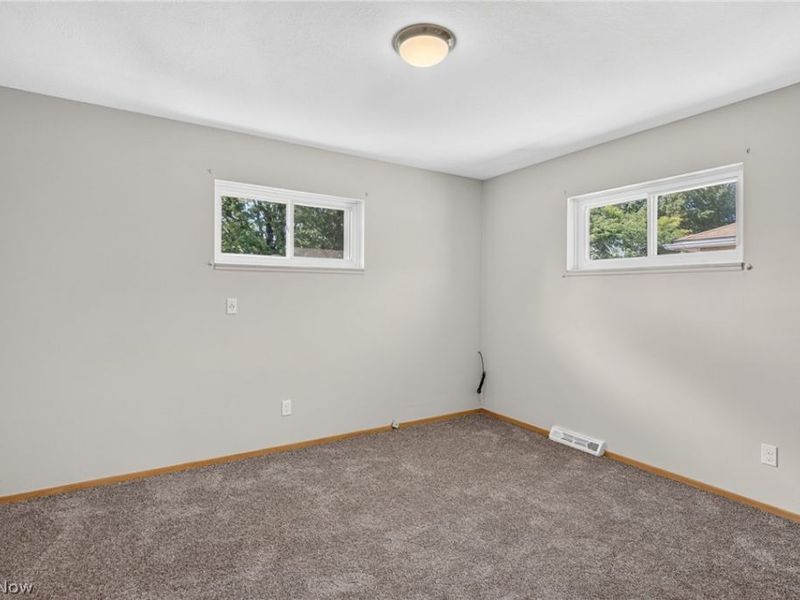 938 E 216th Street, Euclid, OH 44119 Photo 17