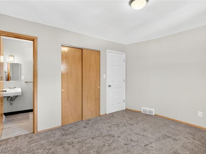 938 E 216th Street, Euclid, OH 44119 Photo 18