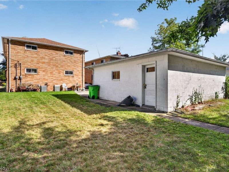 938 E 216th Street, Euclid, OH 44119 Photo 26