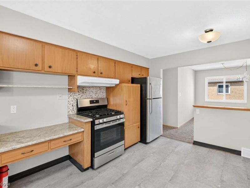 938 E 216th Street, Euclid, OH 44119 Photo 8