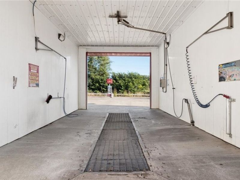 81 W Dave Longaberger Avenue, Dresden, OH 43821 Photo 8