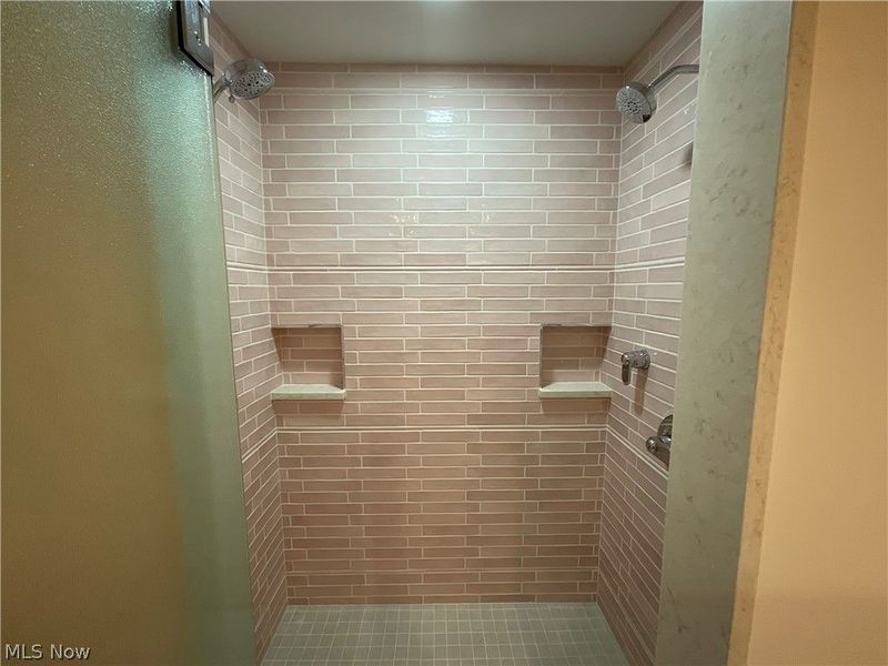 Timberlake, OH 44095 Photo 24
