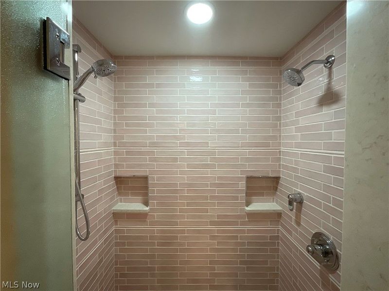 Timberlake, OH 44095 Photo 25
