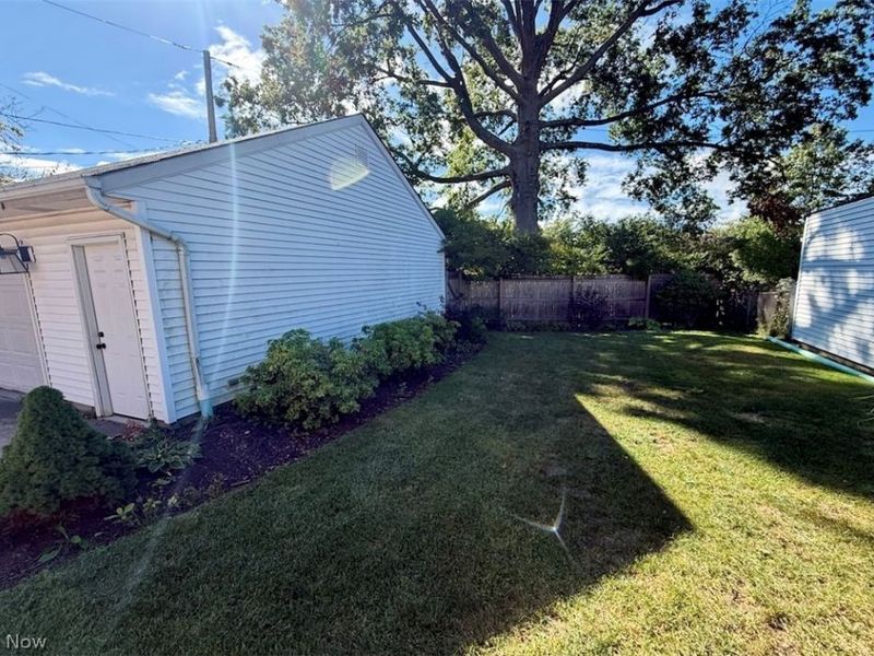 2446 Loyola Road, University Heights, OH 44118 Photo 10