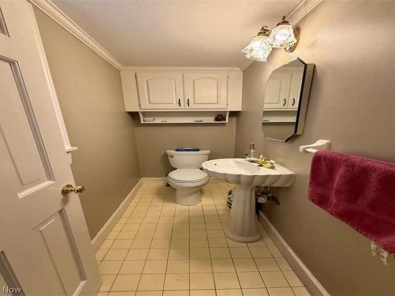 2446 Loyola Road, University Heights, OH 44118 Photo 17