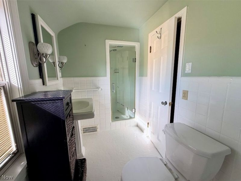 2446 Loyola Road, University Heights, OH 44118 Photo 18