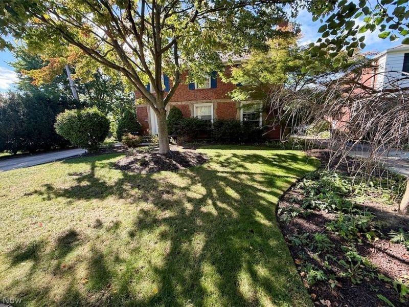 2446 Loyola Road, University Heights, OH 44118 Photo 2