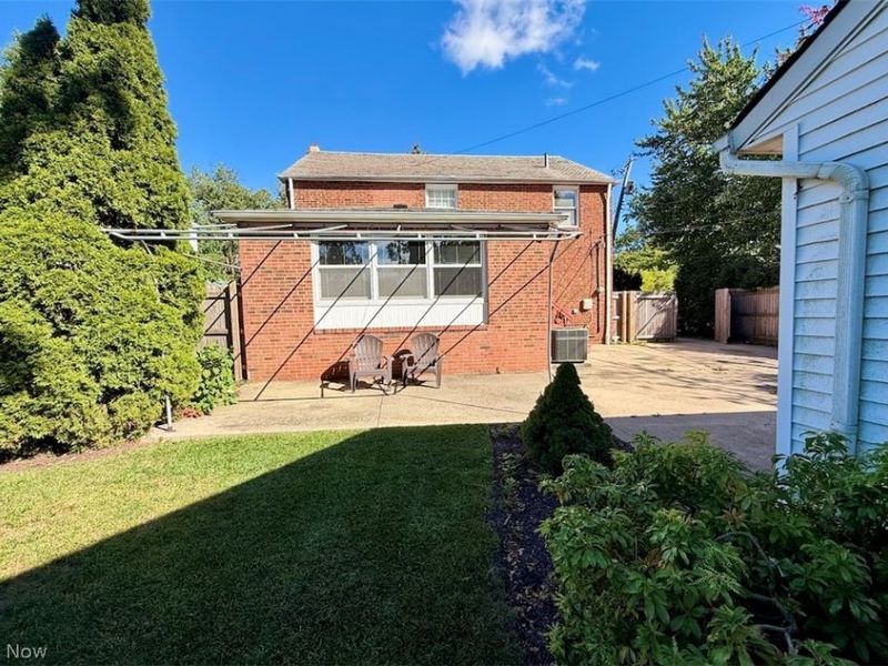 2446 Loyola Road, University Heights, OH 44118 Photo 9
