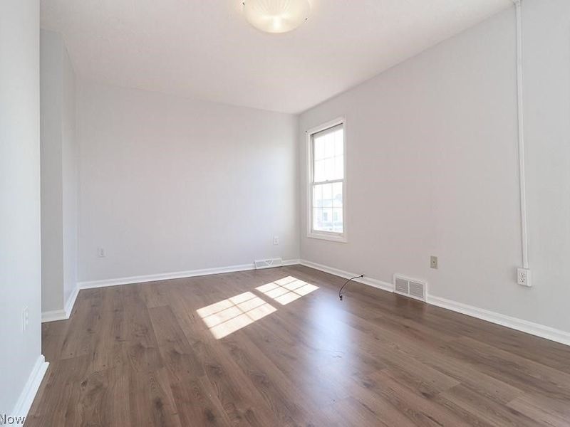 8230 Chester Pkwy Parkway, Cleveland, OH 44103 Photo 15