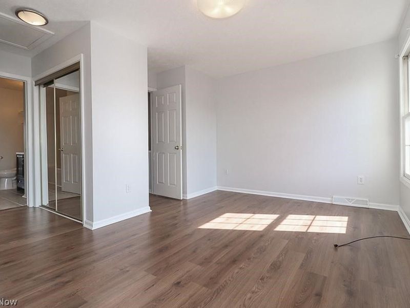 8230 Chester Pkwy Parkway, Cleveland, OH 44103 Photo 16