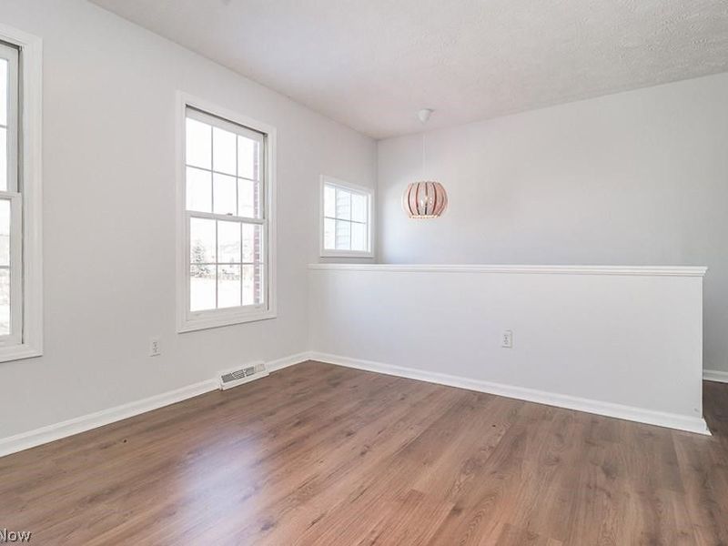 8230 Chester Pkwy Parkway, Cleveland, OH 44103 Photo 23