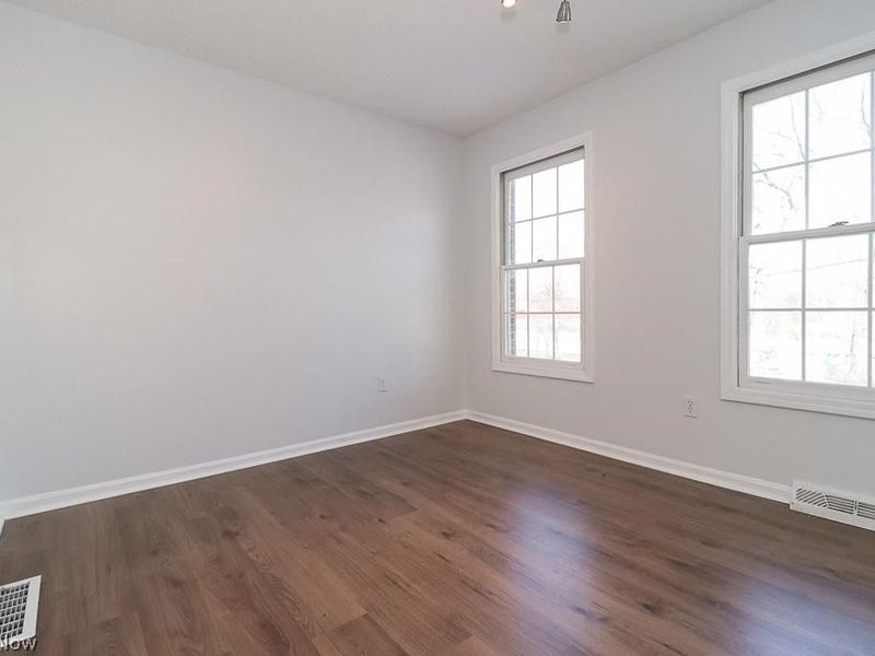 8230 Chester Pkwy Parkway, Cleveland, OH 44103 Photo 26