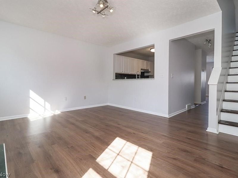8230 Chester Pkwy Parkway, Cleveland, OH 44103 Photo 27