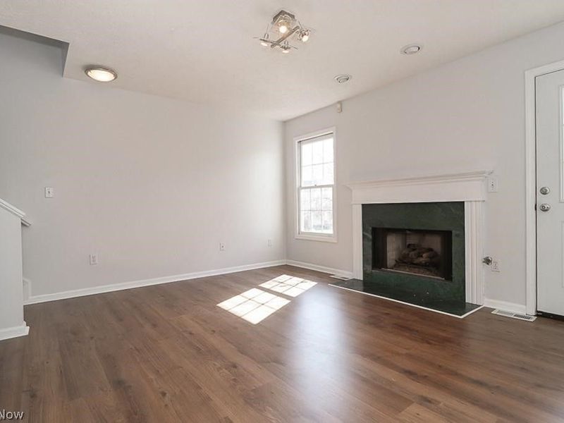 8230 Chester Pkwy Parkway, Cleveland, OH 44103 Photo 29