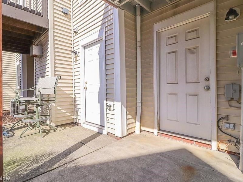 8230 Chester Pkwy Parkway, Cleveland, OH 44103 Photo 35