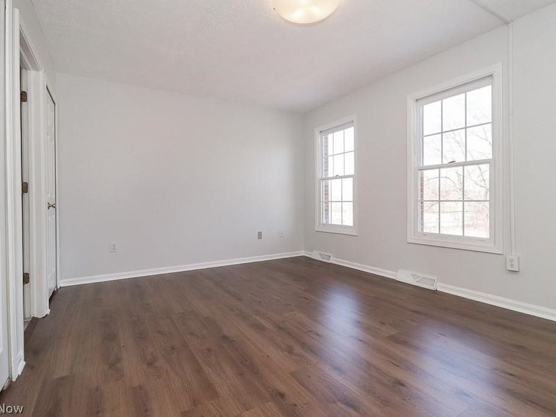 8230 Chester Pkwy Parkway, Cleveland, OH 44103 Photo 4