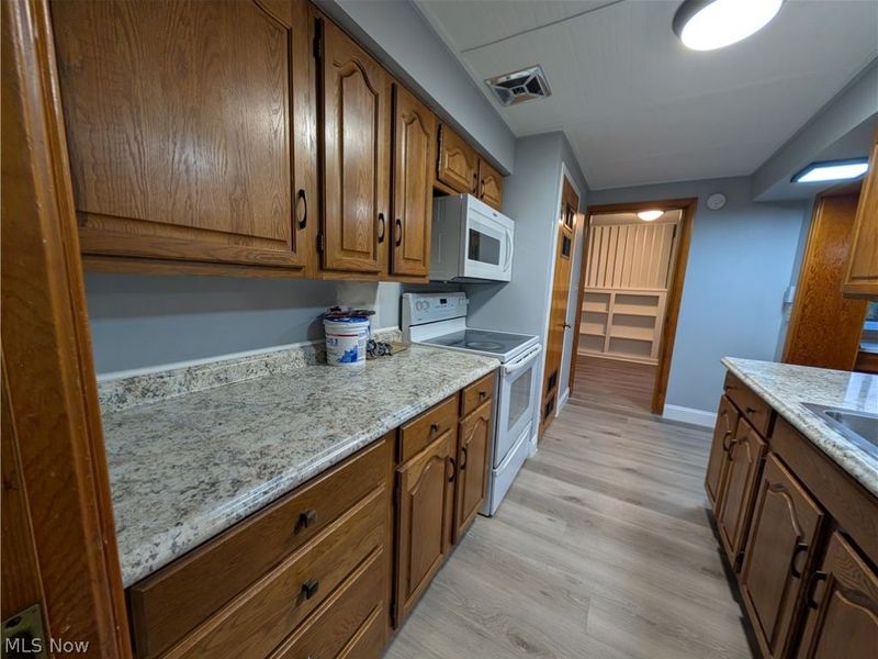 647 Longmere Drive, Kent, OH 44240 Photo 24