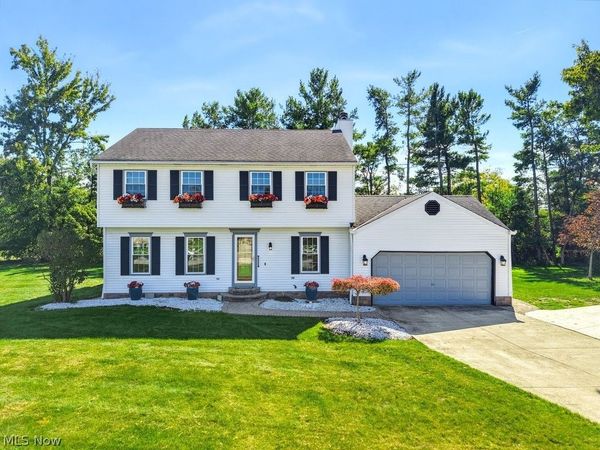 400 Seneca Court , Avon Lake, OH 44012