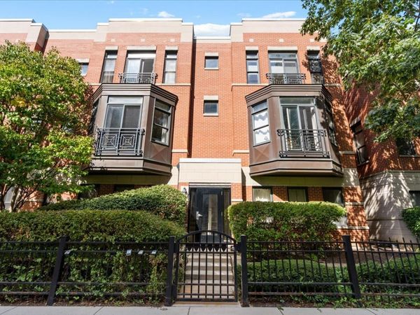 944 W 15th Place , Unit 3B, Chicago, IL 60608