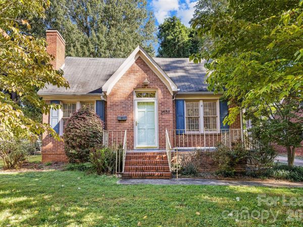 2537 Cranbrook Lane , Charlotte, NC 28207