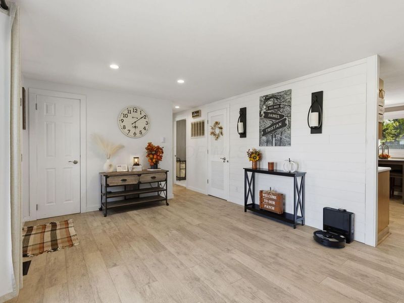 305 Meadow Drive , Circleville, OH 43113 Photo 6