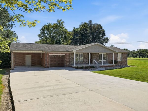 579 Pack Cir , Smithville, TN 37166