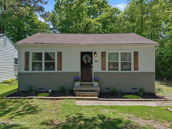 2376 Pennsylvania Ave , Maryville, TN 37804