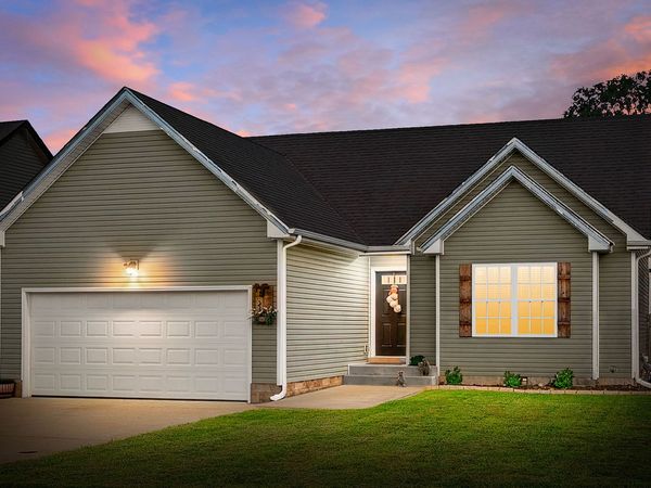 3733 Gray Fox Dr , Clarksville, TN 37040