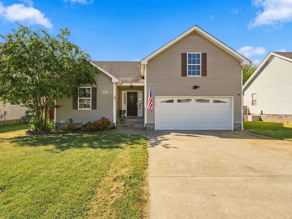 3738 Bret Dr , Clarksville, TN 37040