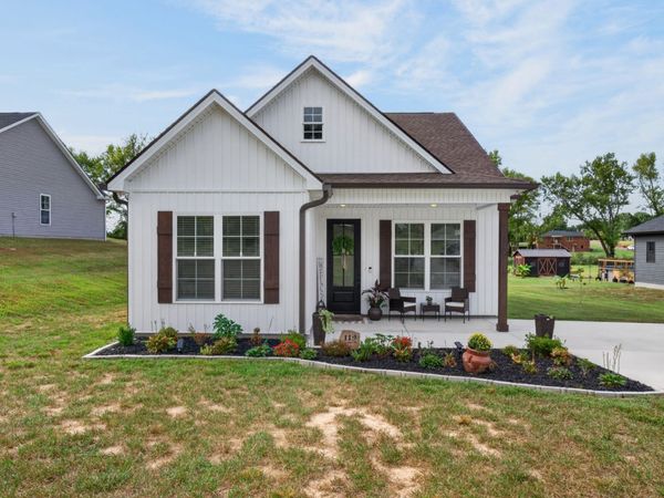 119 Lagoon Dr , McMinnville, TN 37110