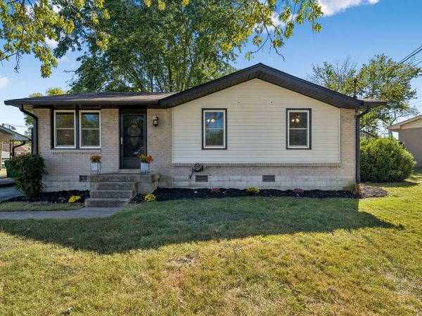 402 Lealand Ln , Lebanon, TN 37087