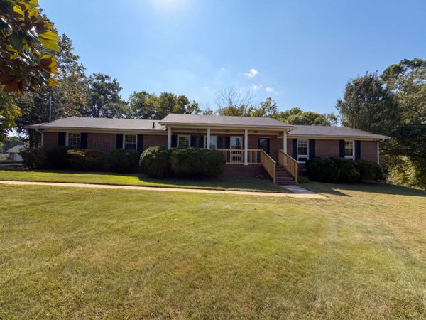 1005 Roseview Dr , Columbia, TN 38401