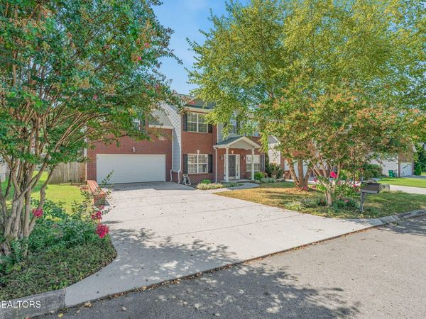 5914 Gray Gables Drive , Knoxville, TN 37931