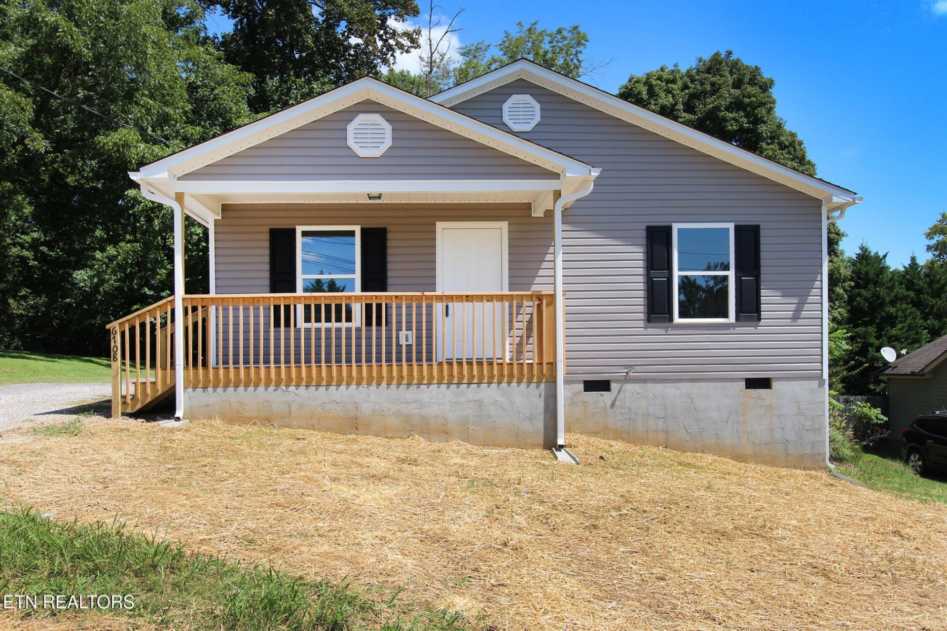 6708 Kern Rd , Knoxville, TN 37918 Main Photo