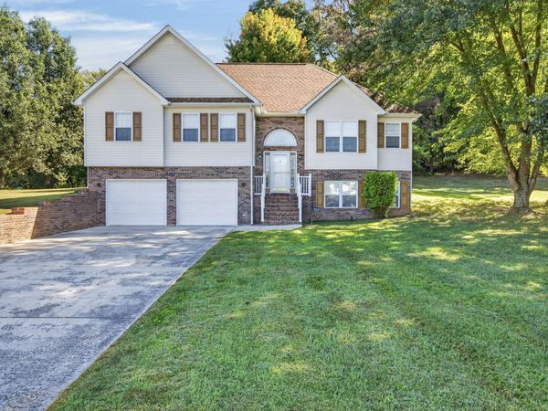 3637 Brookstone Dr , Cookeville, TN 38506