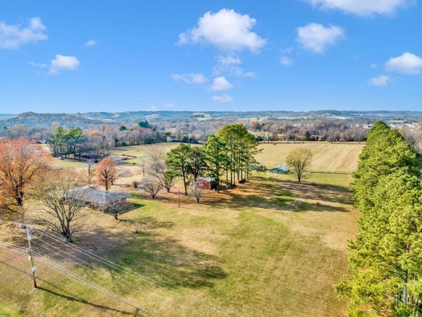 2345 Nashville Hwy , Columbia, TN 38401