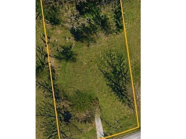 523 W Market St W, Portland, TN 37148