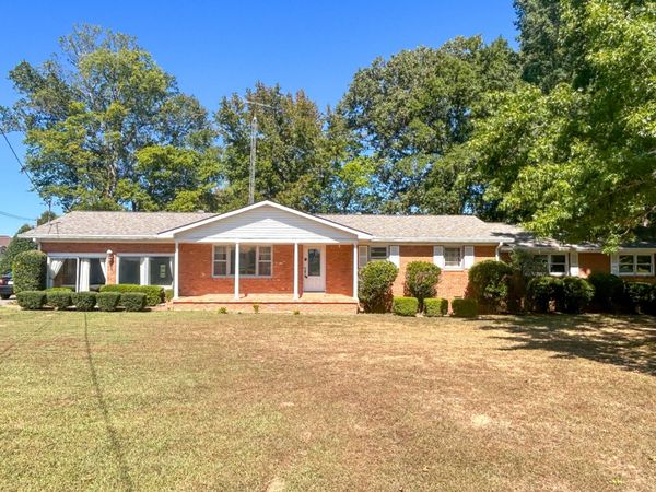 395 General Forrest Dr , Bruceton, TN 38317